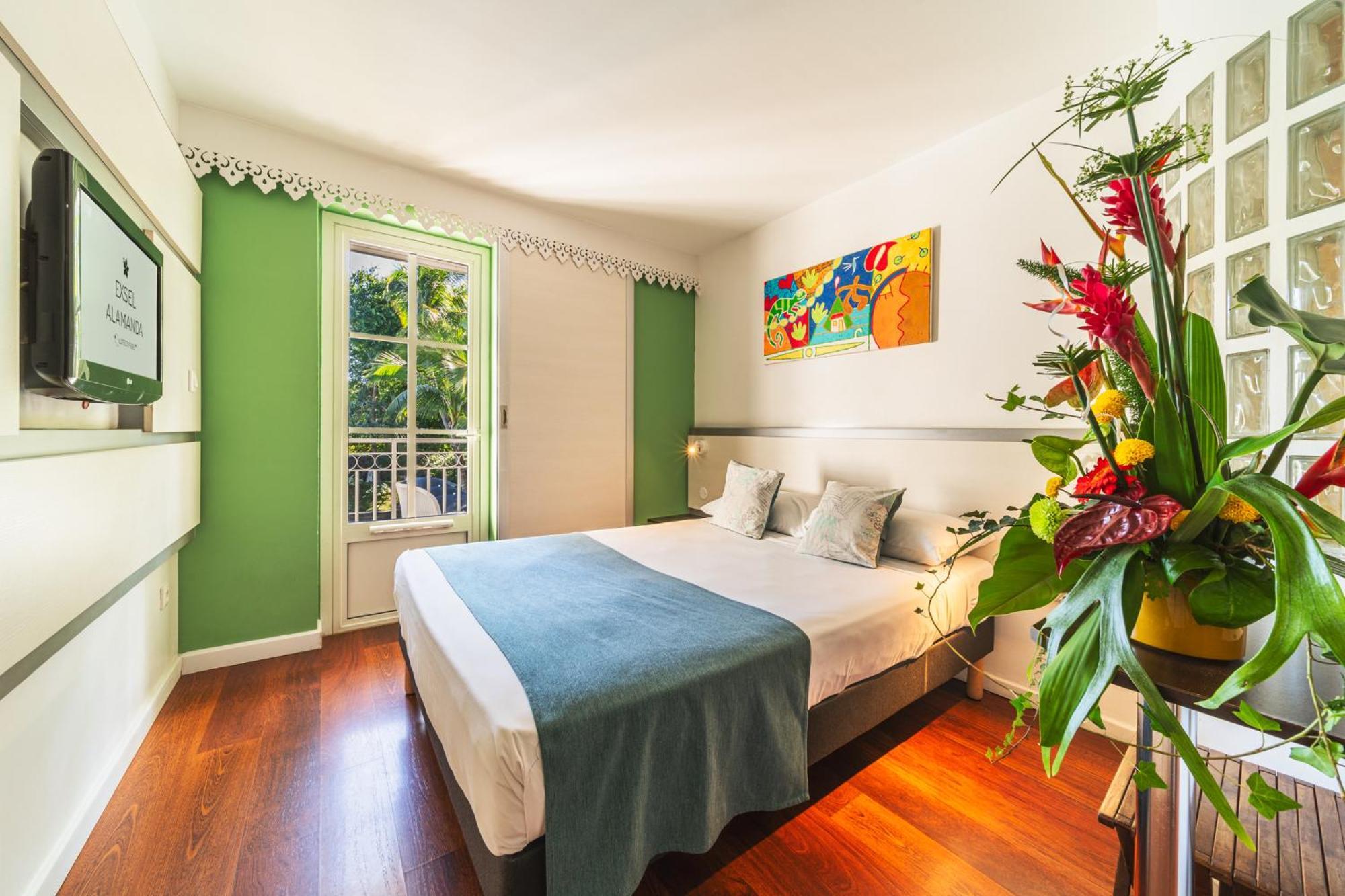 Hotel Exsel Alamanda Saint-Gilles-les-Bains Buitenkant foto